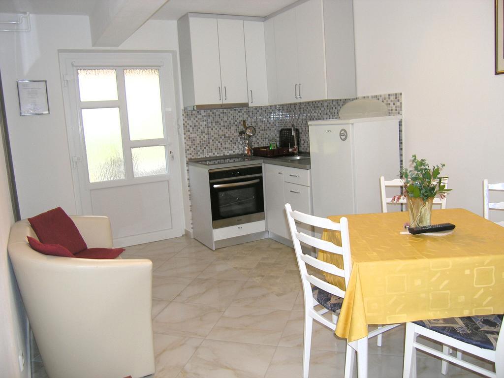 Apartment Martina Krk Town Exterior photo