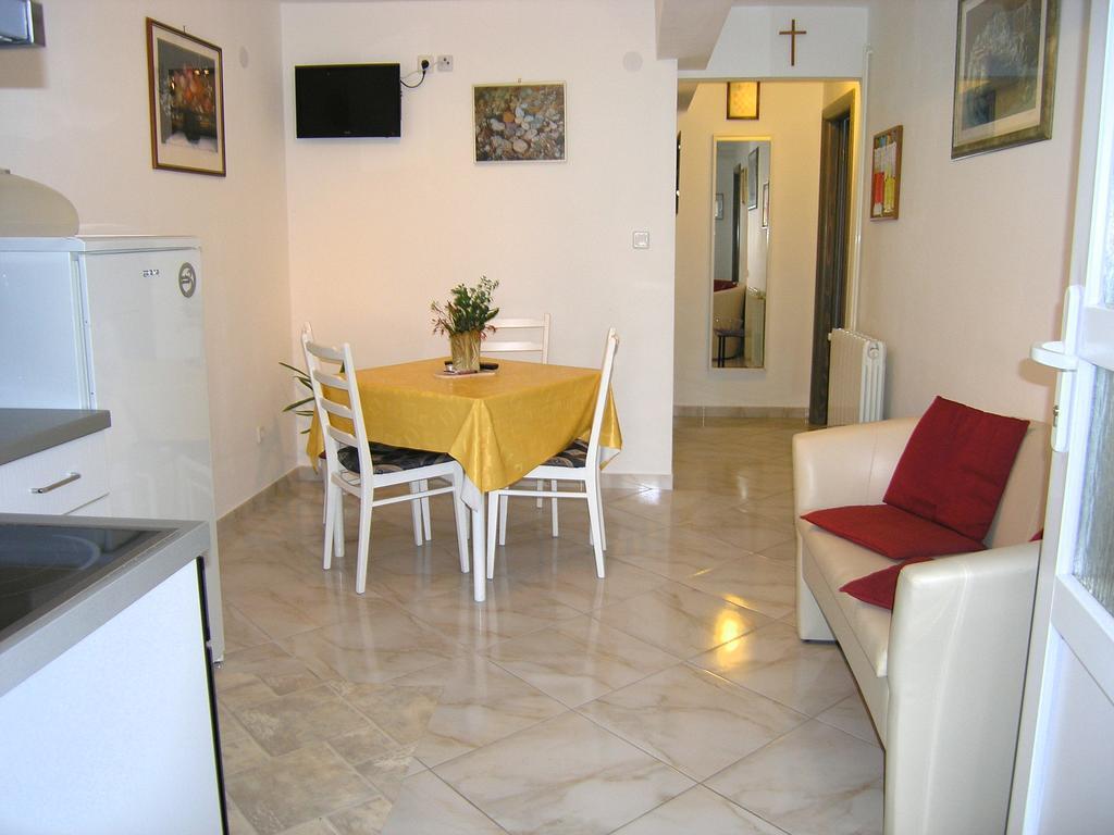 Apartment Martina Krk Town Exterior photo