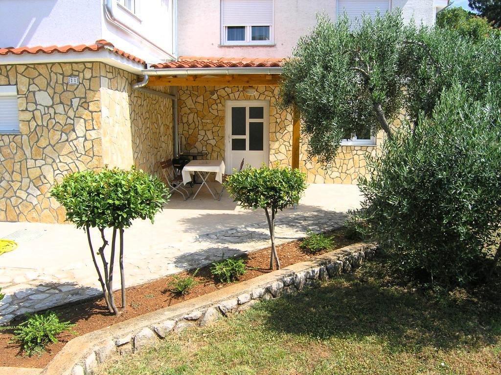 Apartment Martina Krk Town Exterior photo